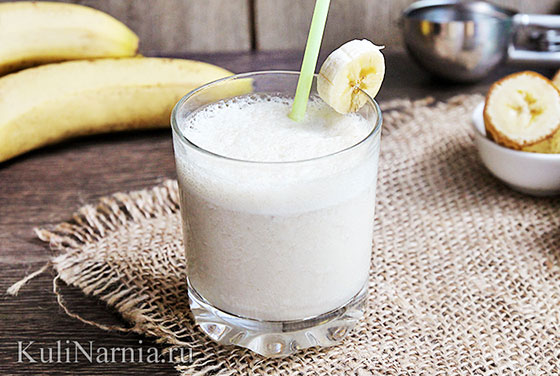 Банановый коктейль с молоком